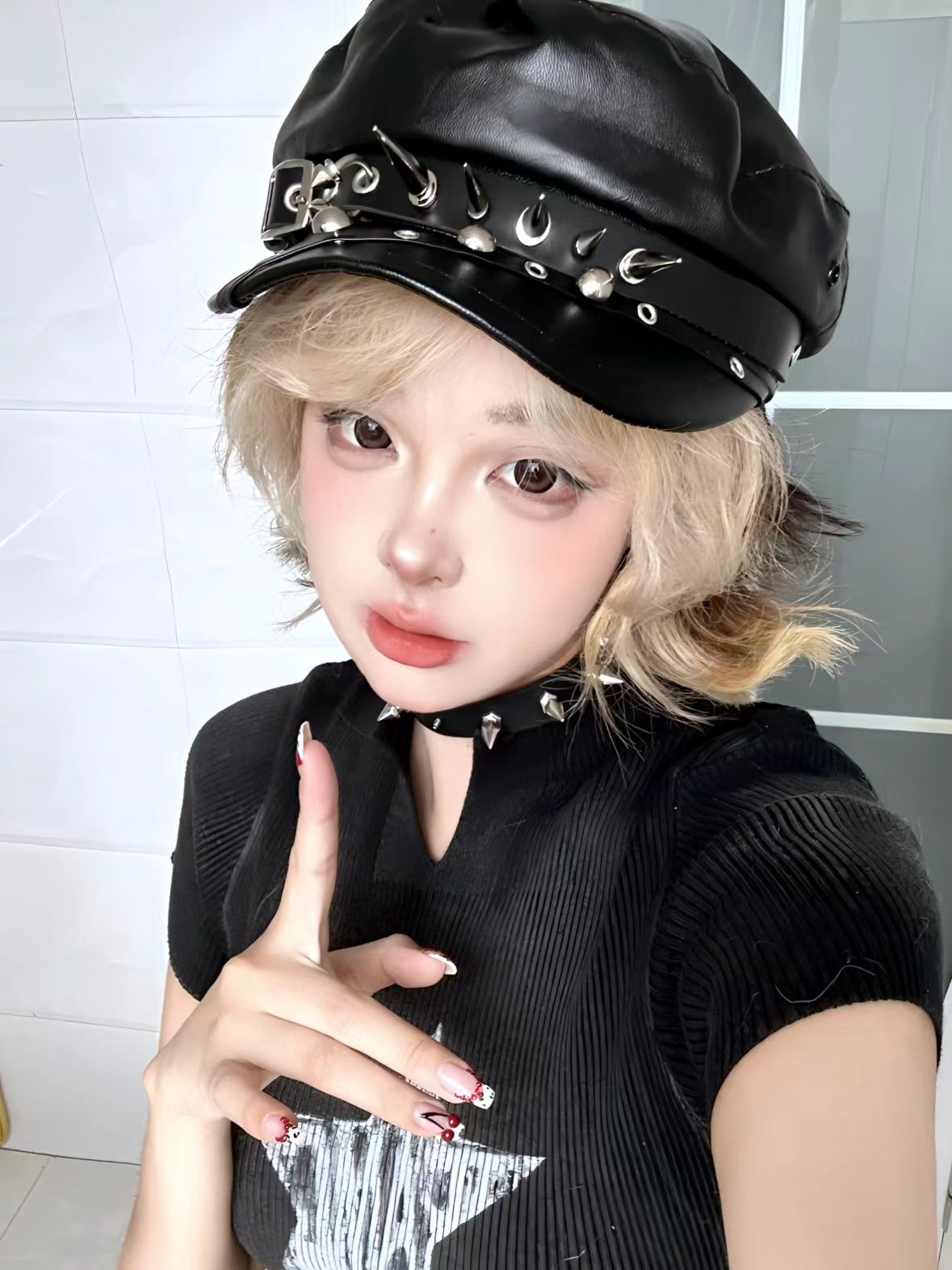 dark studded leather berets, y2k subcultures, punk girls, painter hats, casual and versatile hats, street style